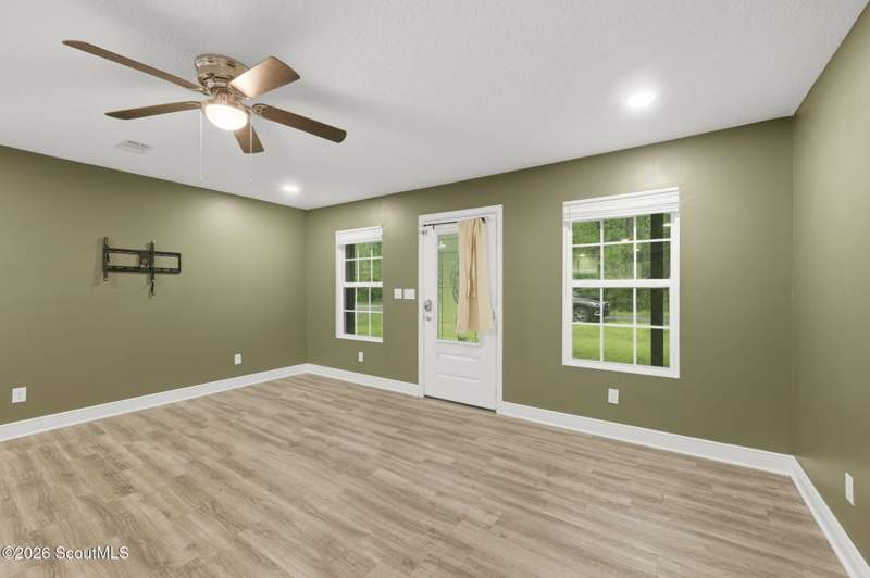 3 bedroom Single Family Residence at 619 Red Hawk Drive, Hawk's Landing, Waynesville — photo 3