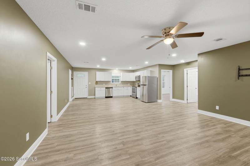 3 bedroom Single Family Residence at 619 Red Hawk Drive, Hawk's Landing, Waynesville — photo 4