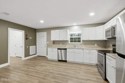 619 Red Hawk Drive, Waynesville GA - photo 7 of 53