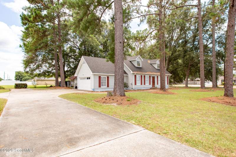 3 bedroom Single Family Residence at 4484 Central Avenue, No Recorded Subdivision, Waycross — photo 2