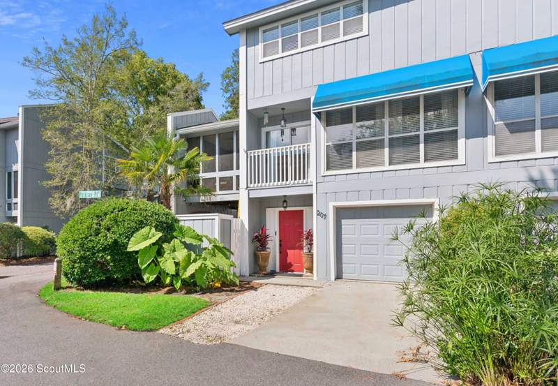 2 bedroom Single Family Residence at 207 Pelican Place, Pelican Place Townhomes (Fee Simple), St. Simons Island — photo 2