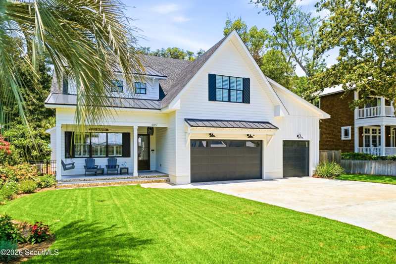 4 bedroom Single Family Residence at 305 Kelsall Avenue, Kings Terrace, St. Simons Island — photo 1