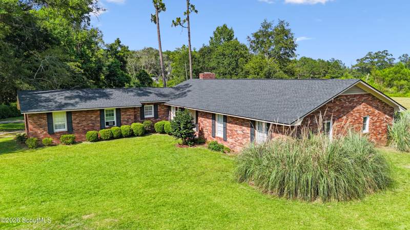5 bedroom Single Family Residence at 212 Lynwood Road, No Recorded Subdivision, Jesup — photo 5