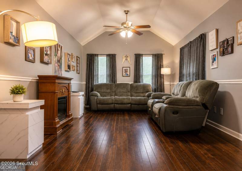 4 bedroom Single Family Residence at 4240 White Tail Way, No Recorded Subdivision, Blackshear — photo 3