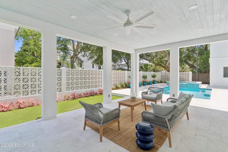 5 bedroom Single Family Residence at 4217 Fourth Street, East Beach, St. Simons Island — photo 3