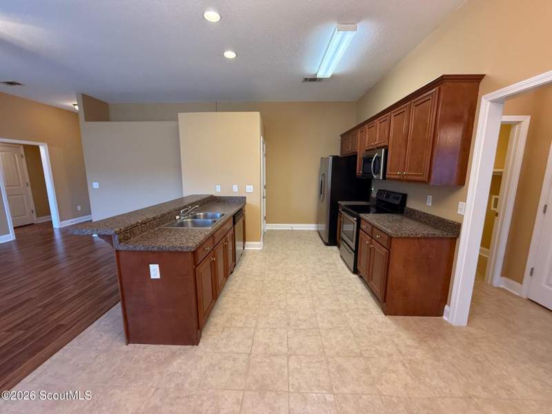 4 bedroom Single Family Residence at 539 Hawks Landing Drive, Hawk's Landing, Waynesville — photo 4