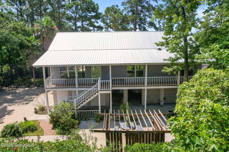 5 bedroom Single Family Residence at 104 Sapelo Street, Riverview, St. Simons Island — photo 1