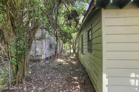 1621 Thomas Street, Waycross GA - photo 7 of 8