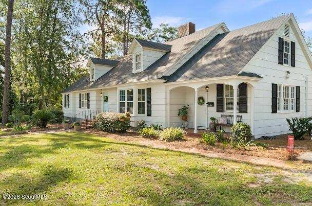 3 bedroom Single Family Residence at 1400 E Cherokee Drive, No Recorded Subdivision, Waycross — photo 1