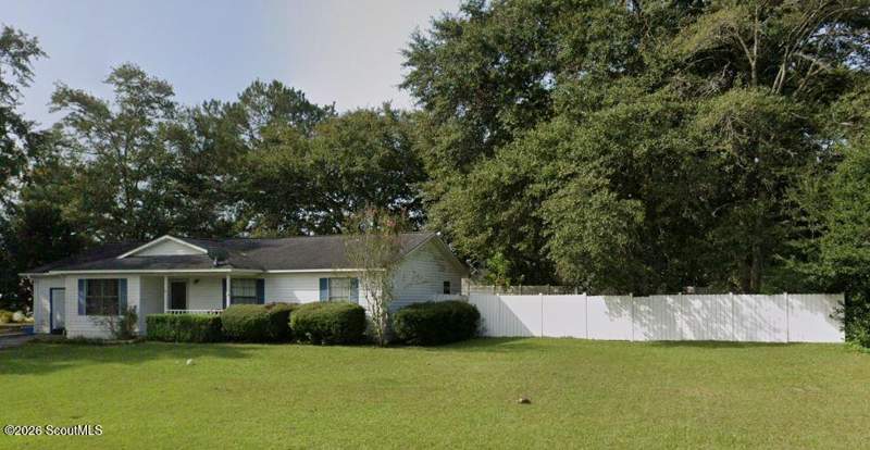 3 bedroom Single Family Residence at 830 Dogwood Drive, No Recorded Subdivision, Blackshear — photo 2