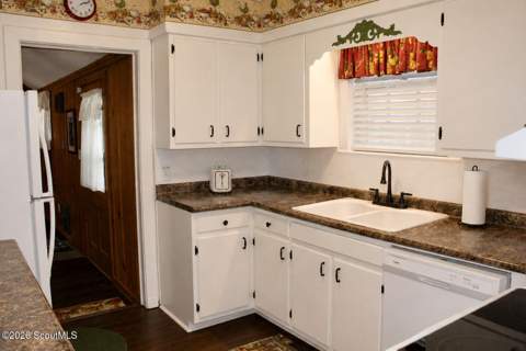 713 Magnolia Drive, Waycross GA - photo 13 of 31