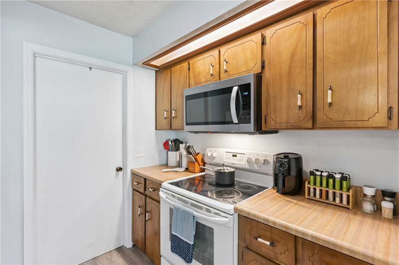 3 bedroom Single Family Residence at 156 W Peach Avenue, Terra Haute, Kingsland — photo 5