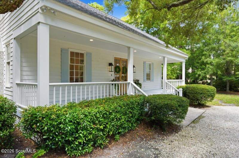 5 bedroom Single Family Residence at 104 Cascades, St. Simons Island Club, St. Simons Island — photo 2
