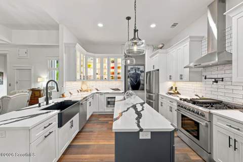 100 Virginia Drive, St. Simons Island GA - photo 9 of 70