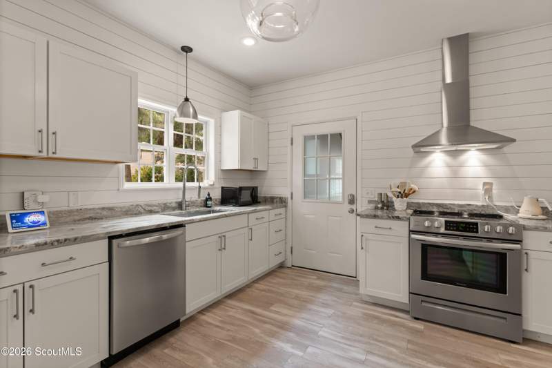5 bedroom Single Family Residence at 101 Settlers Road, Shaws Bounty, St. Simons Island — photo 3