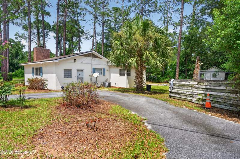 3 bedroom Single Family Residence at 800 Richmond Avenue, No Recorded Subdivision, Waycross — photo 3