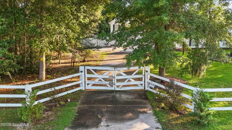 4 bedroom Single Family Residence at 322 Damon Drive, No Recorded Subdivision, Jesup — photo 5
