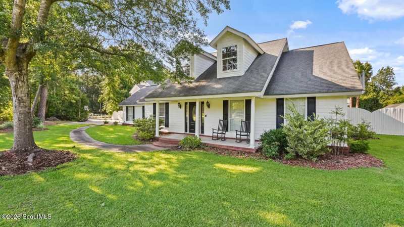4 bedroom Single Family Residence at 322 Damon Drive, No Recorded Subdivision, Jesup — photo 1