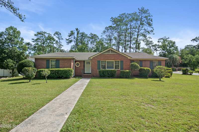 4 bedroom Single Family Residence at 707 Ava Street, No Recorded Subdivision, Waycross — photo 1