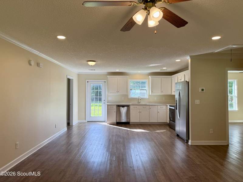 3 bedroom Single Family Residence at 3442 Wildwood Avenue, No Recorded Subdivision, Patterson — photo 4