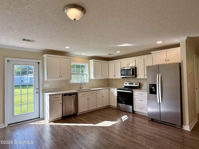 3 bedroom Single Family Residence at 3442 Wildwood Avenue, No Recorded Subdivision, Patterson — photo 5