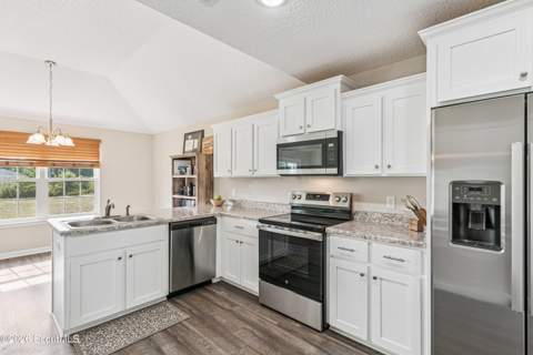 1074 Spring Grove Road, Jesup GA - photo 14 of 27