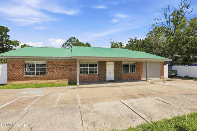 4 bedroom Single Family Residence at 1909 Tebeau Street, No Recorded Subdivision, Waycross — photo 1