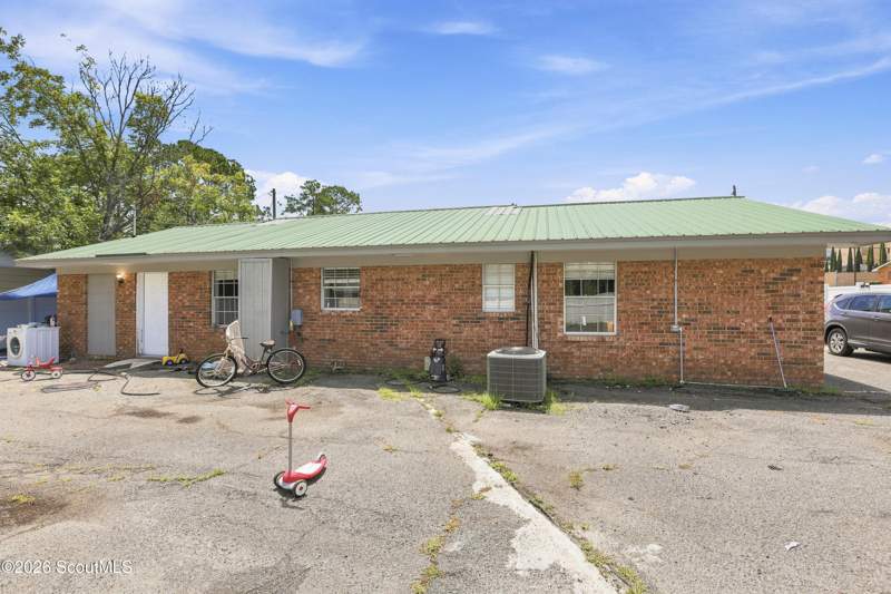 4 bedroom Single Family Residence at 1909 Tebeau Street, No Recorded Subdivision, Waycross — photo 4