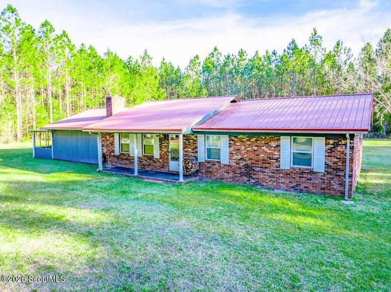 4 bedroom Single Family Residence at 4606 Dukes Road, No Recorded Subdivision, Waycross — photo 1