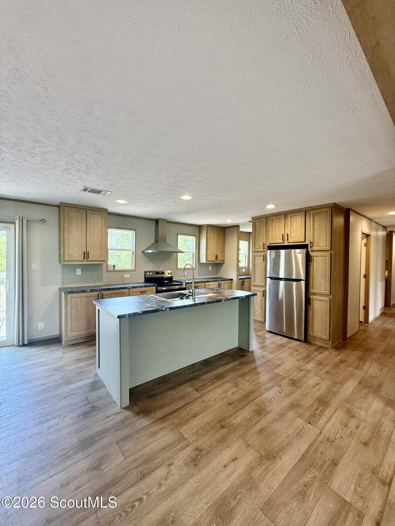 5 bedroom Single Family Residence at 3776 Us-301, No Recorded Subdivision, Jesup — photo 4