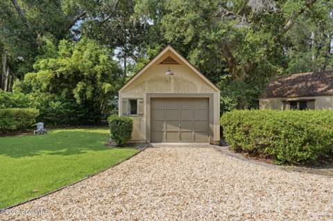 111 Harrogate Road, St. Simons Island GA - photo 6 of 47