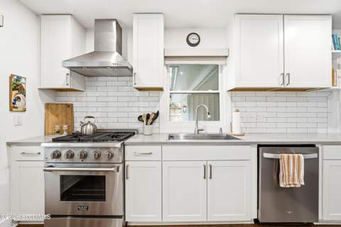 205 Youngwood Drive, St. Simons Island GA - photo 10 of 41