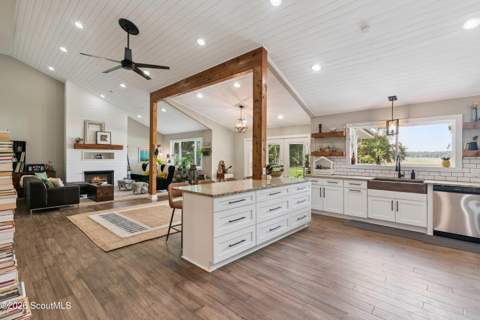 298 Deal's, Woodbine GA - photo 11 of 84