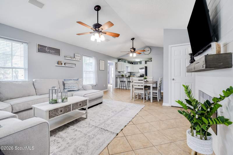 3 bedroom Single Family Residence at 18 Buckmeadow Circle, Buck Meadow Plantation, Brunswick — photo 3