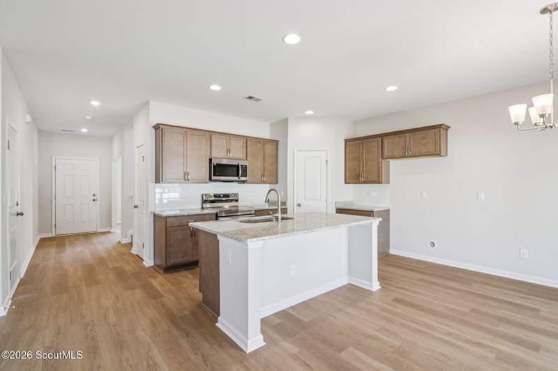 5 bedroom Single Family Residence at 16 Fulham Road, Majestic Oaks, Brunswick — photo 5