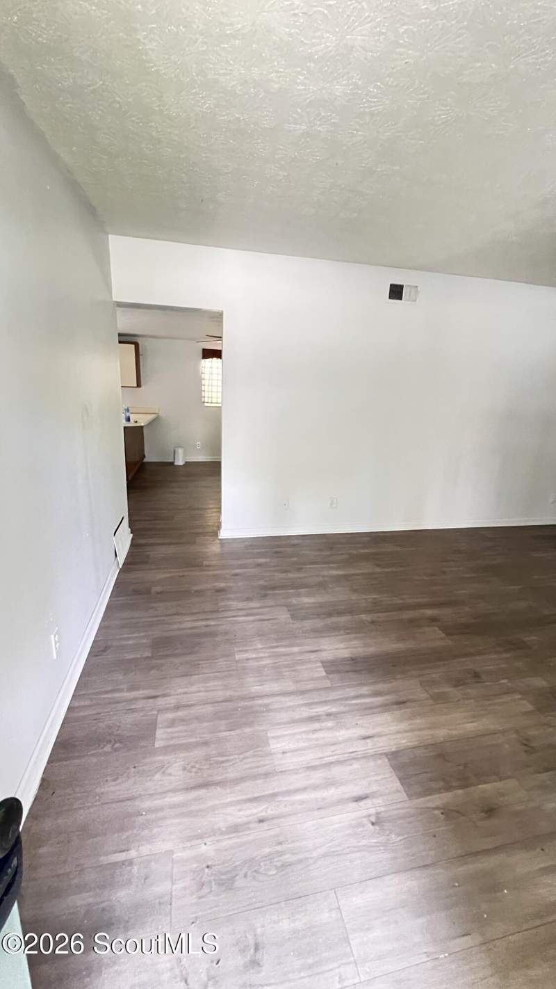 4 bedroom Single Family Residence at 176 Stafford Avenue, Beverly Shores, Brunswick — photo 4