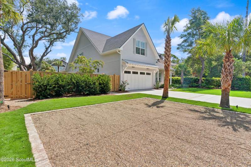 5 bedroom Single Family Residence at 4314 12th Street, East Beach, St. Simons Island — photo 3