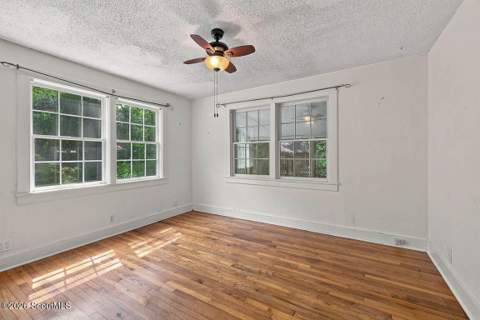 1222 Pine Avenue, Brunswick GA - photo 16 of 32