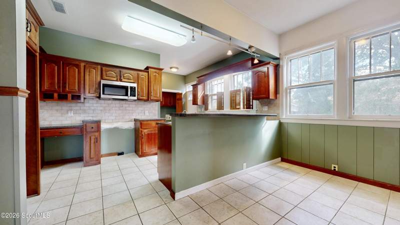 3 bedroom Single Family Residence at 609 Holly Street, No Recorded Subdivision, Waycross — photo 5