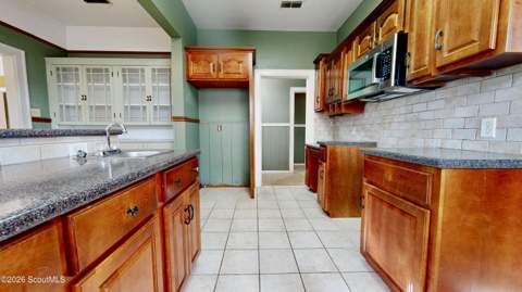 609 Holly Street, Waycross GA - photo 8 of 34