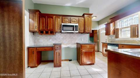 609 Holly Street, Waycross GA - photo 11 of 34