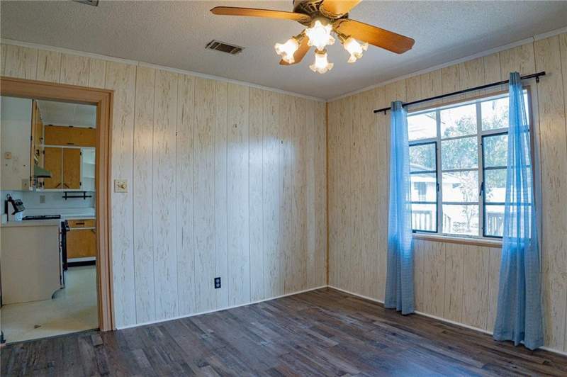 3 bedroom Single Family Residence at 1615 Brunel Street, No Recorded Subdivision, Waycross — photo 5
