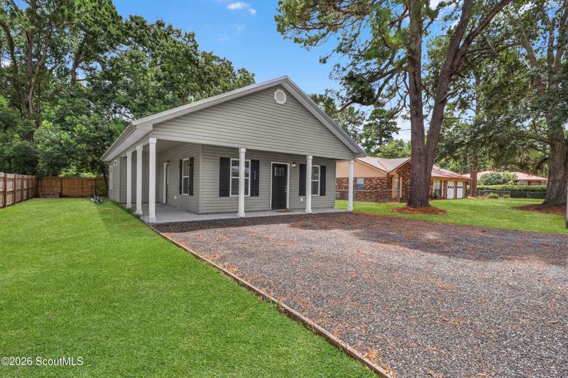 3 bedroom Single Family Residence at 909 E 3rd Street, No Recorded Subdivision, Darien — photo 3