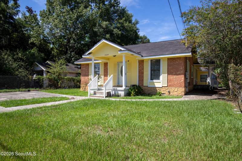 5 bedroom Single Family Residence at 2229 Lee Street, Town Commons, Brunswick — photo 2