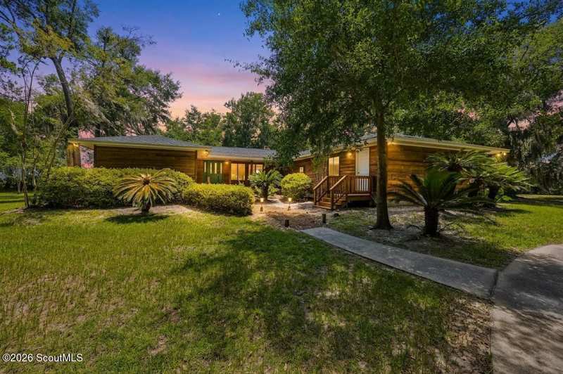 5 bedroom Single Family Residence at 1924 Cedar Court, River Marsh Landing, Waverly — photo 1
