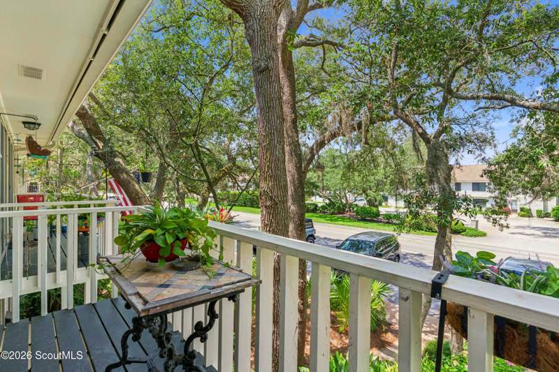 2 bedroom Condominium at 800 Mallery Street, Village Green Condos, St. Simons Island — photo 2