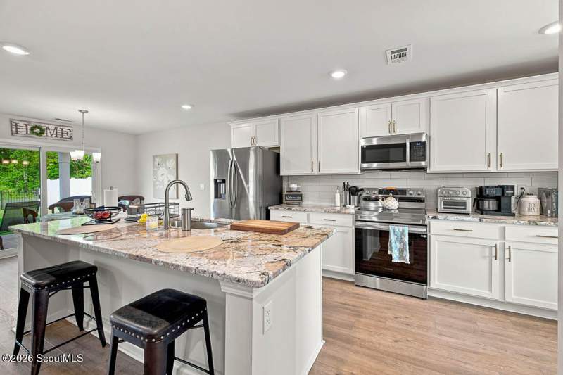 5 bedroom Single Family Residence at 11020 Woodland Trail, Woodland Cove, Brunswick — photo 3