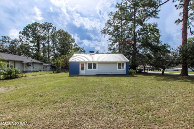 2 bedroom Single Family Residence at 613 N Crawford Street, No Recorded Subdivision, Waycross — photo 3