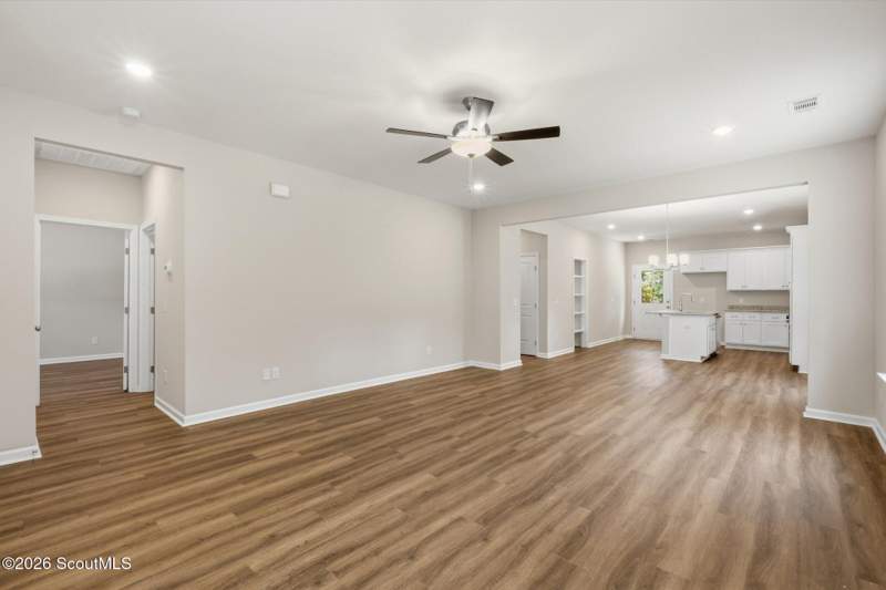 3 bedroom Single Family Residence at 1300 Kentucky Street, Fairview, Darien — photo 3