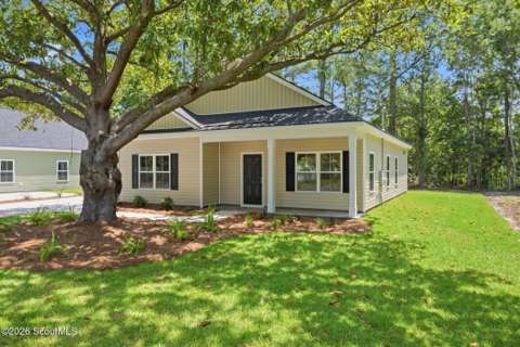 1302 Kentucky Street, home for sale in Darien 31305